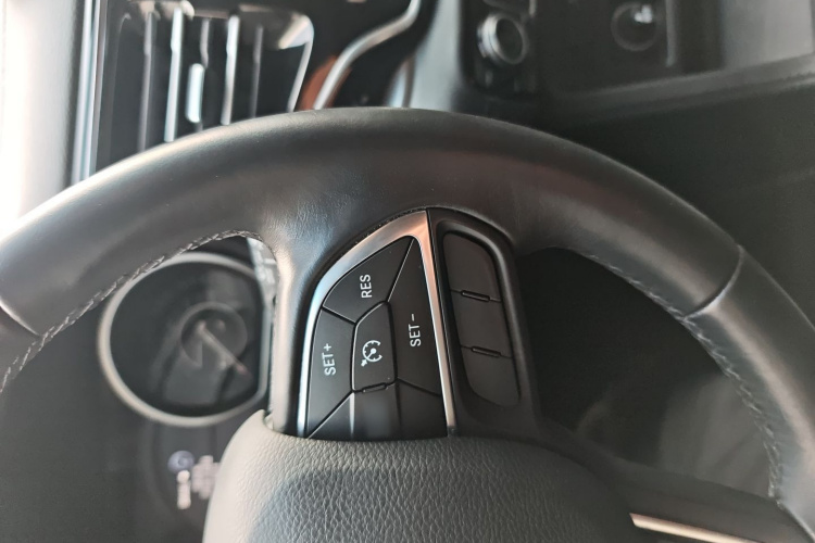 Jeep 指挥官 2018款 2.0T 两驱进享版 国V局部细节13