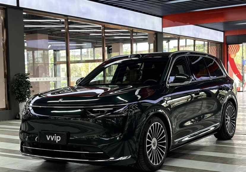 鸿蒙智行 问界M8 2025款 增程 Ultra版 53.4kWh 6座版 (192线激光雷达）(1)