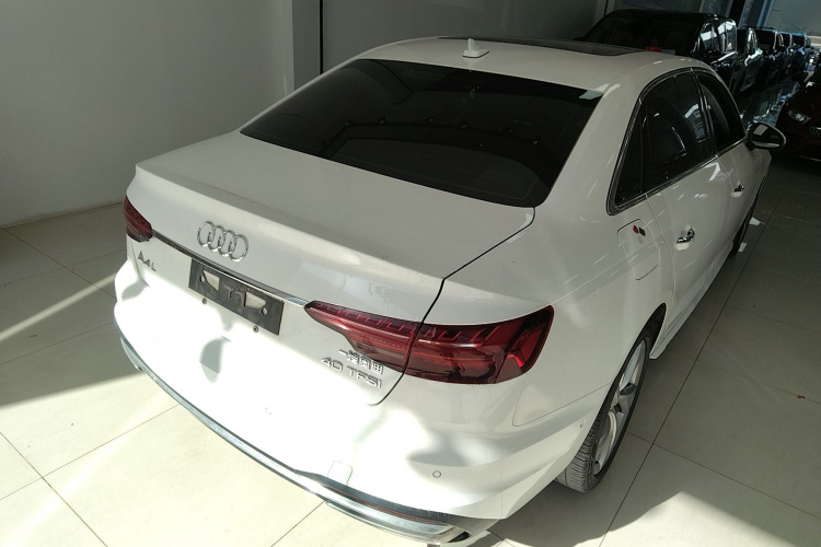 奥迪A4L 2020款 40 TFSI 豪华致雅型车身外观7