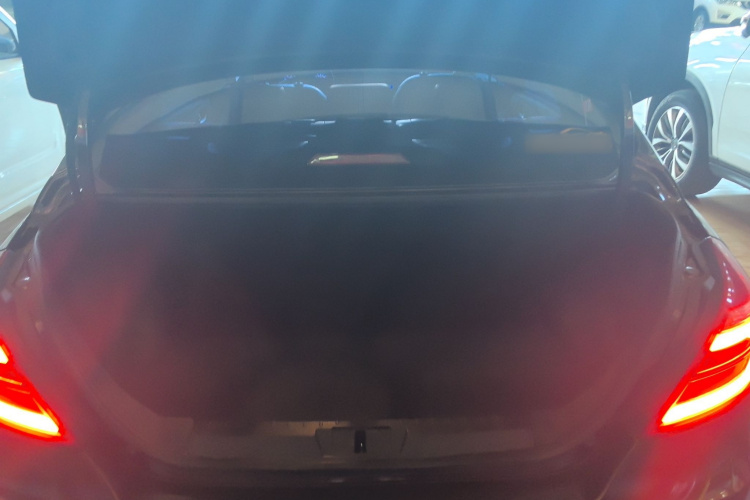 吉利汽车 帝豪 2017款 三厢百万款 1.5L 手动向上版机舱底盘23