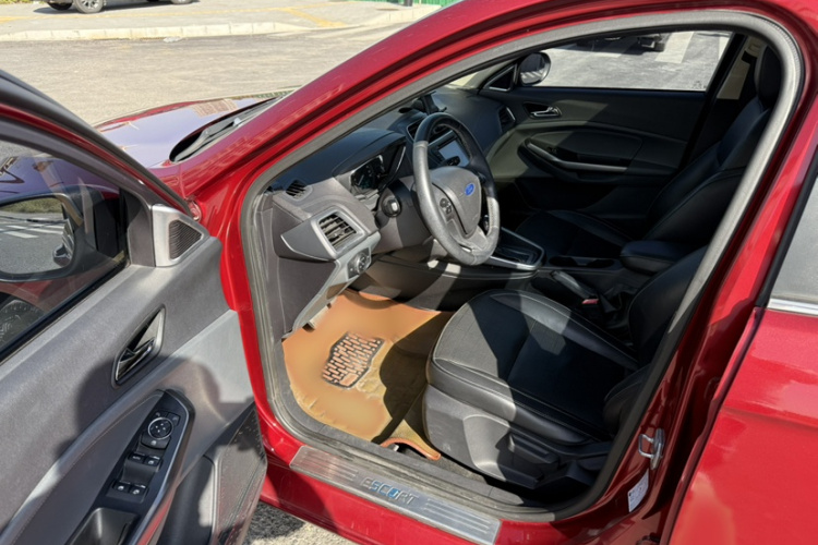 福特 福睿斯 2015款 1.5L 自动时尚型局部细节19