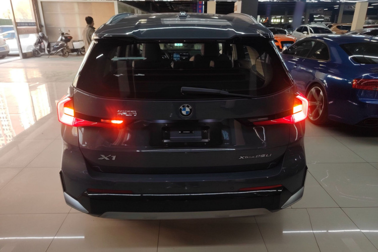宝马X1 2023款 xDrive25Li X设计套装车身外观6004