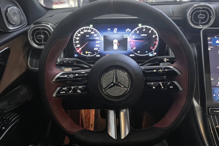 奔驰GLC 2023款 改款 GLC 300 L 4MATIC 动感型 7座局部细节13