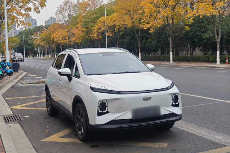 吉利几何E萤火虫 2024款 401km 萤光车身外观6002