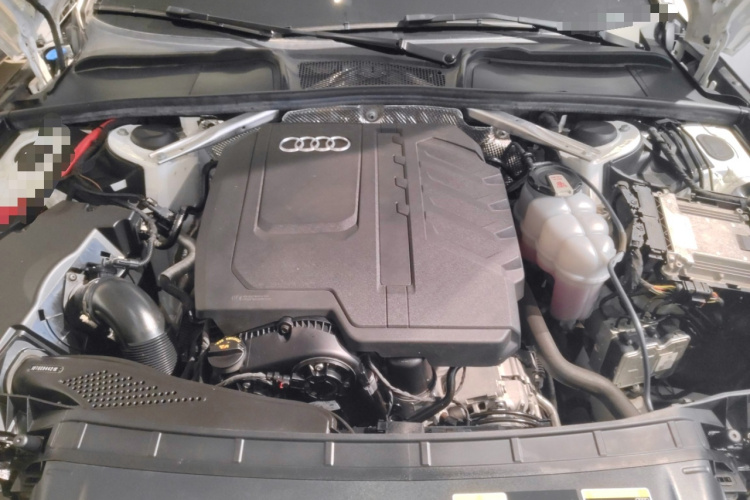 奥迪A4L 2024款 40 TFSI 豪华动感型机舱底盘24