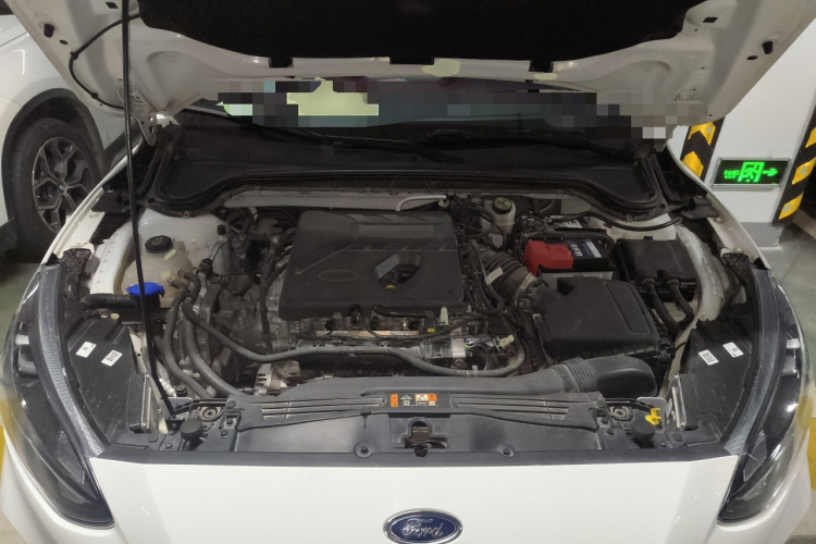 福特 福克斯 2021款 三厢 EcoBoost 180 自动ST Line局部细节24