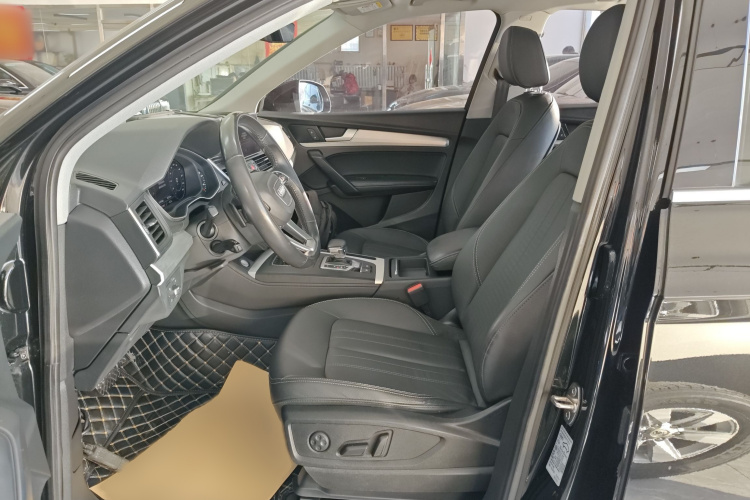 奥迪Q5L 2020款 40 TFSI 荣享时尚型中控内饰7003