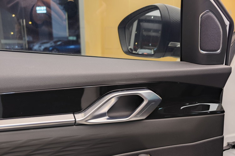 吉利汽车 2025款 缤越L 1.5TD DCT星耀中控内饰7002