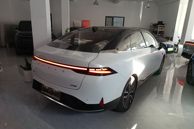 小鹏P5 2022款 550E车身外观6005