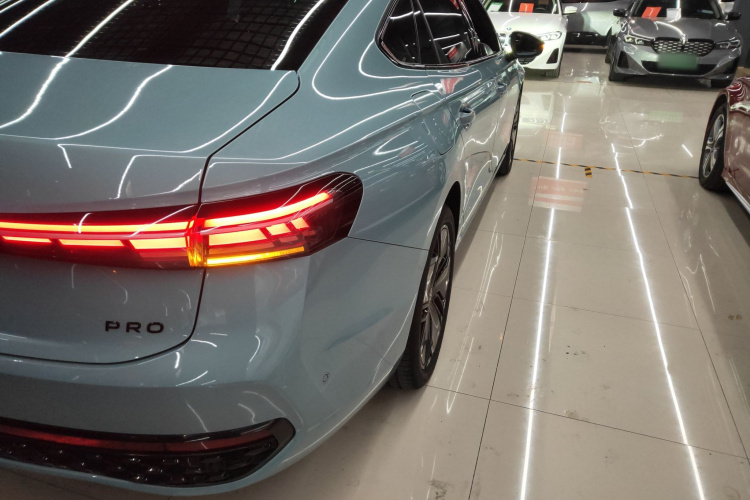 大众 帕萨特 2025款 Pro 380TSI 星空龙尊版车身外观6006