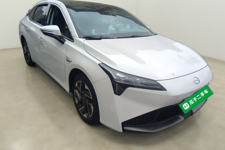 埃安 AION S Plus 2021款 70 智领版车身外观3