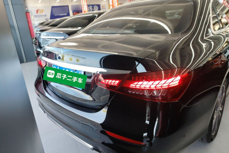 奔驰E级 2023款 改款 E 300 L 运动豪华型车身外观6004