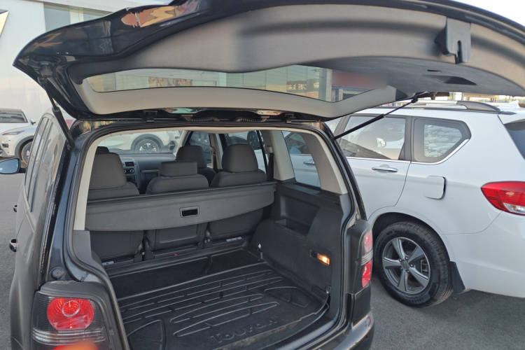 大众 途安 2013款 1.4T 手动风尚版5座机舱底盘23