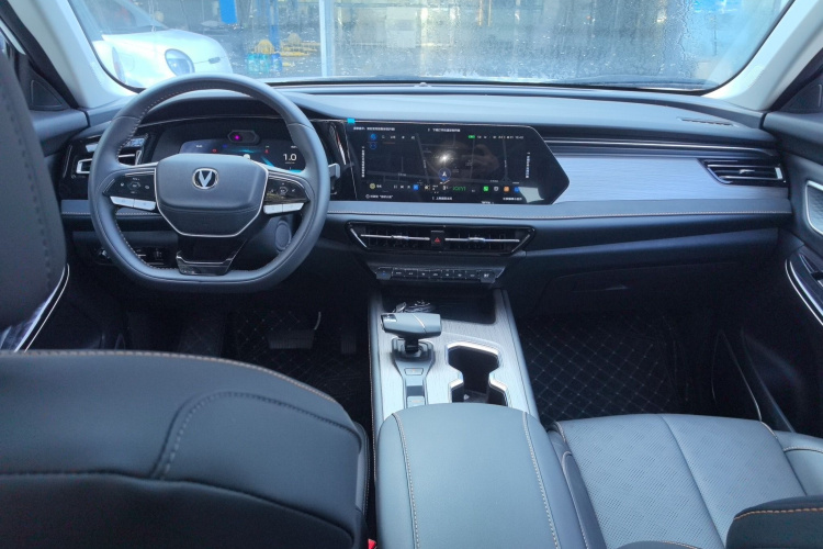 长安X7 PLUS 2024款 1.5T 自动尊耀型 7座中控内饰12