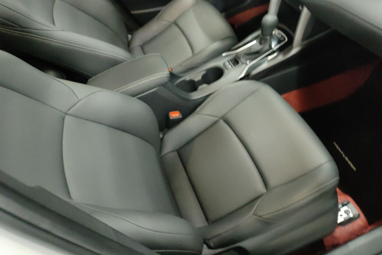 丰田 锋兰达 2024款 2.0L CVT领先版局部细节41