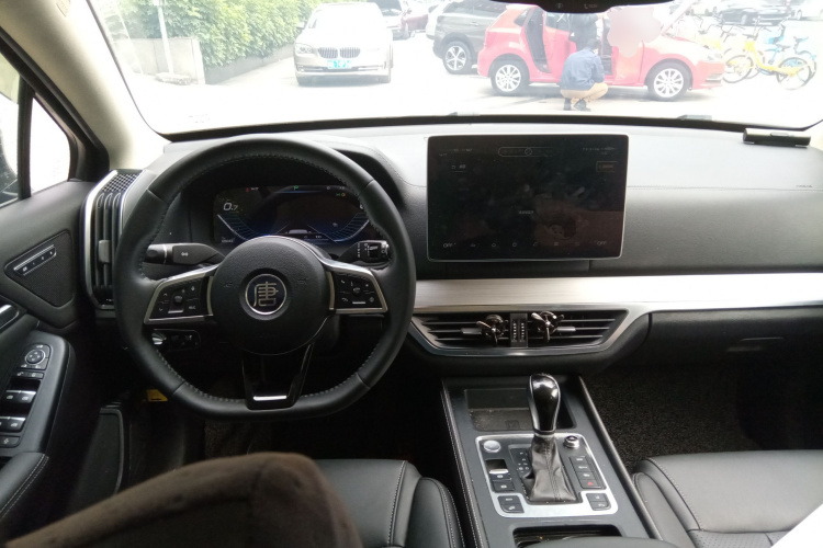 比亚迪 唐 2018款 2.0T 自动智联尊荣型 7座 国V局部细节13