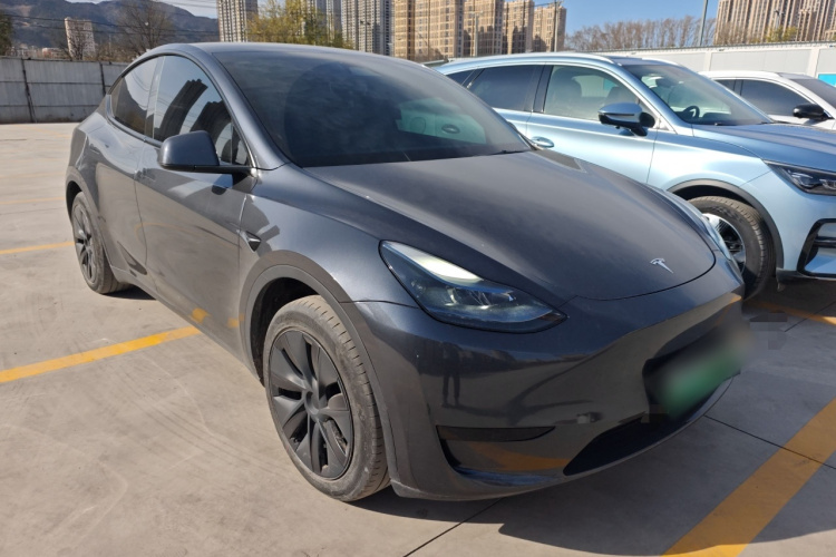 特斯拉 Model Y 2024款 后轮驱动版车身外观3