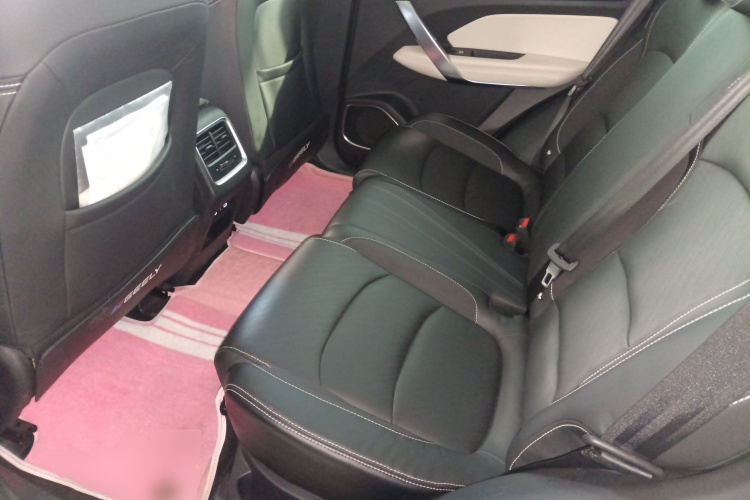 吉利汽车 2022款 博越X 1.8TD DCT智慧型中控内饰21