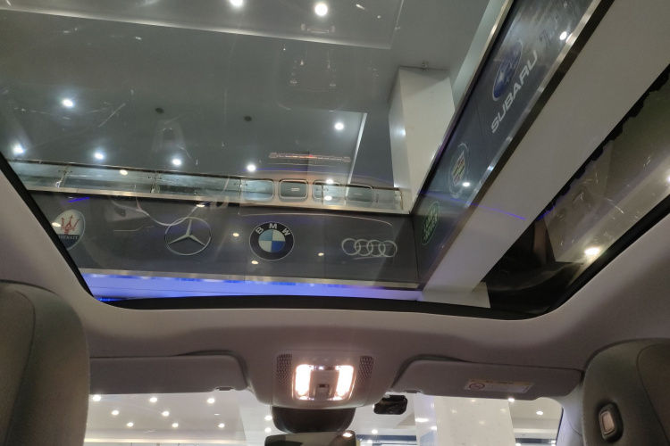 奔驰GLE 2022款 改款 GLE 350 4MATIC 轿跑SUV 豪华型中控内饰22