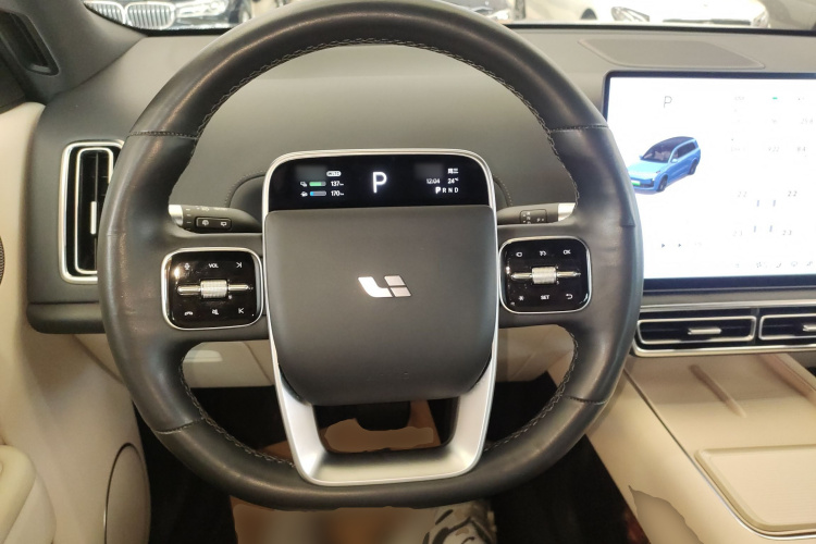 理想汽车 理想L9 2022款 Max中控内饰13