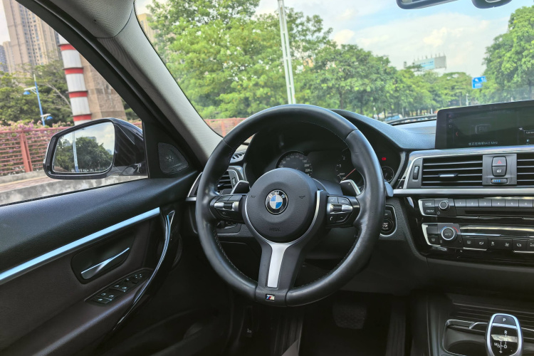 宝马3系 2019款 320Li M运动曜夜版中控内饰7004