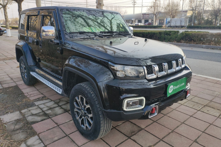 北京越野 北京BJ40 2019款 2.3T 自动四驱城市猎人版尊享型 国VI车身外观3