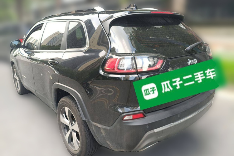 Jeep 自由光 2020款 2.0T 两驱领先版车身外观6003