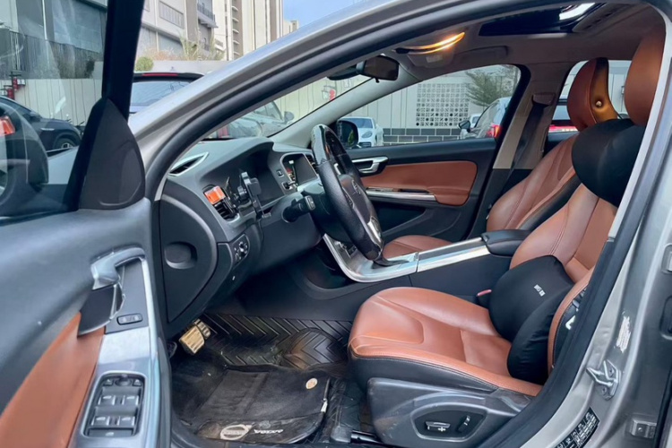 沃尔沃S60 2016款 S60L T4 智远版车身外观6006