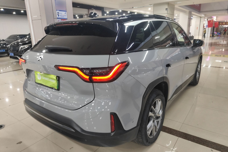 蔚来ES6 2022款 100kWh 运动版车身外观7