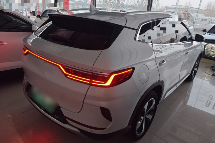 比亚迪 宋PLUS新能源 2021款 DM-i 51KM 尊荣型车身外观6005