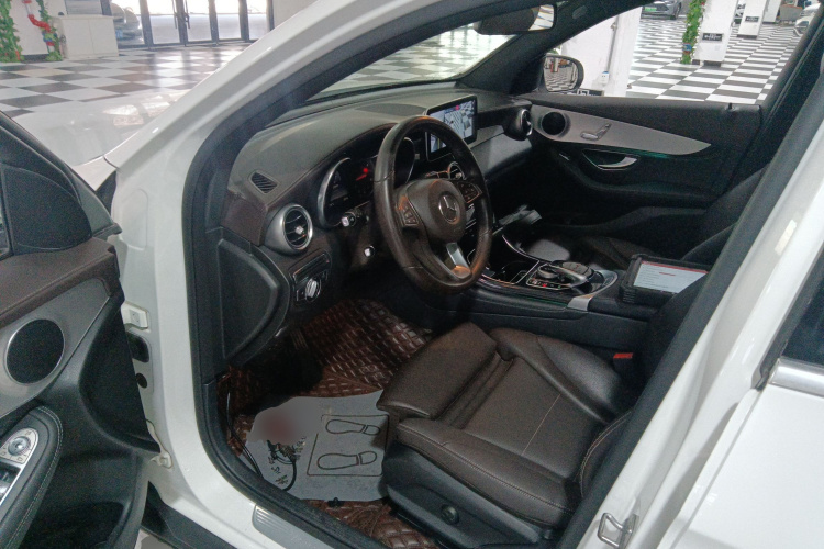 奔驰GLC 2016款 GLC 200 4MATIC中控内饰19