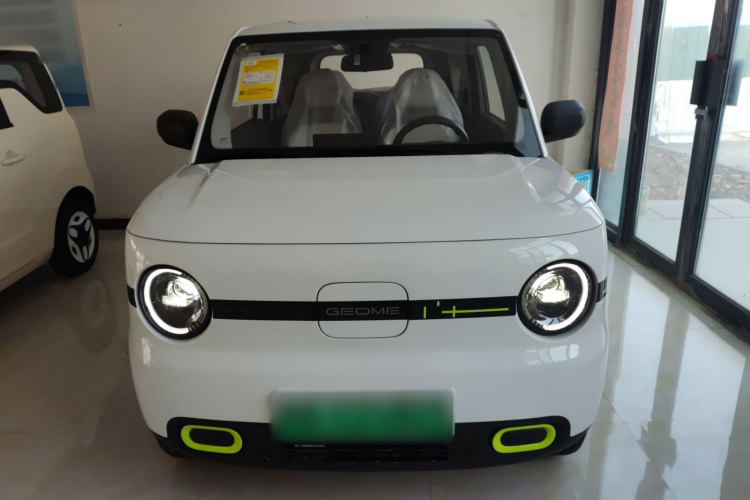 吉利银河 熊猫 2025款 210km 元气熊车身外观2