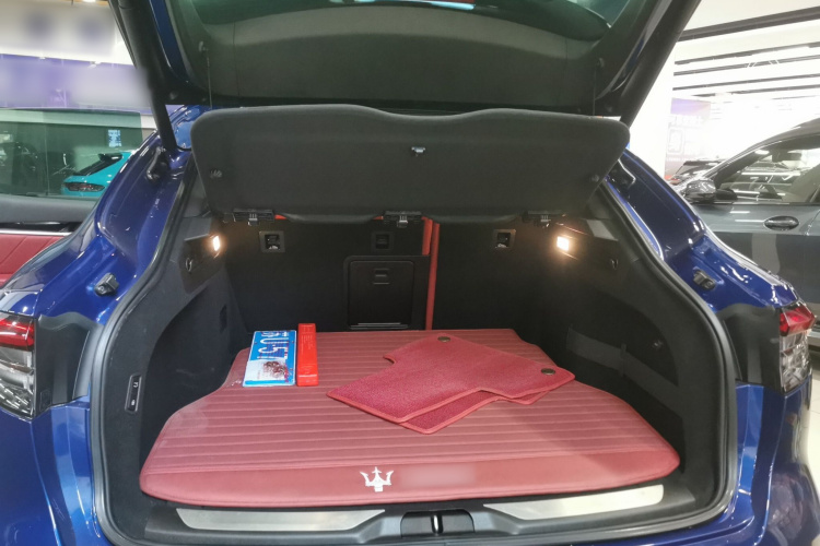 玛莎拉蒂 Levante 2021款 3.0T 标准版机舱底盘23