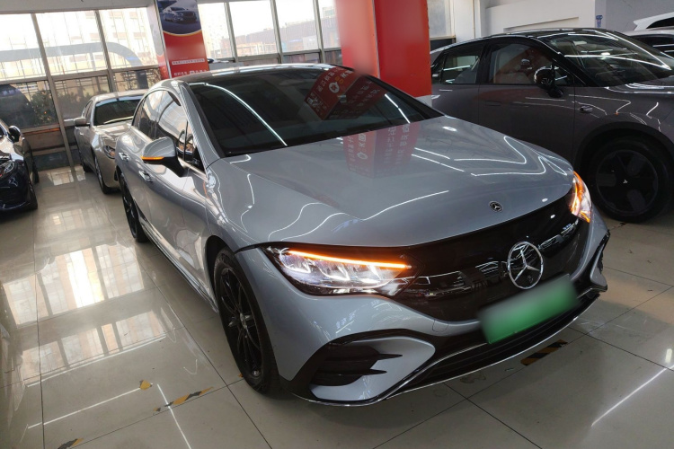 奔驰EQE 2022款 350 先锋版车身外观3