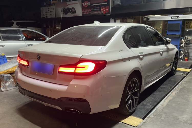 宝马5系 2023款 530Li 尊享型 M运动套装车身外观6005