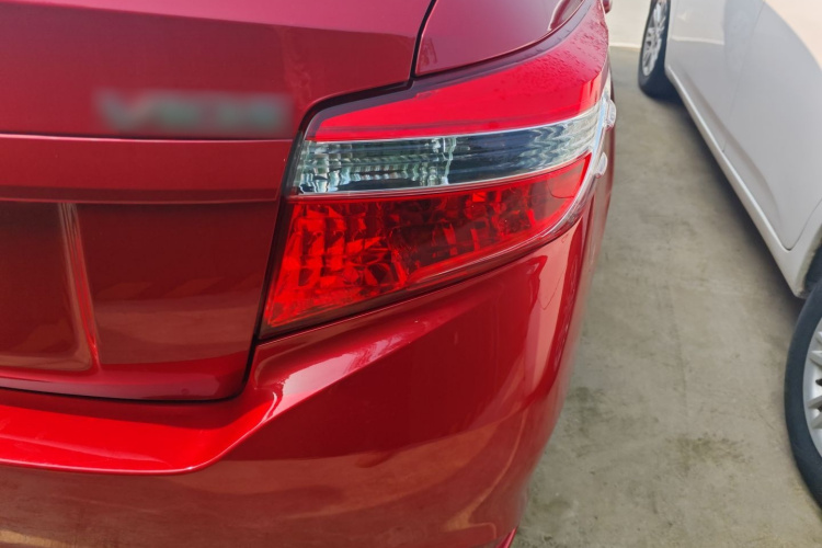 丰田 威驰 2014款 1.5L 自动智臻版车身外观9