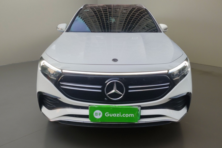 奔驰EQA 2022款 EQA 300 4MATIC 首发特别版车身外观2