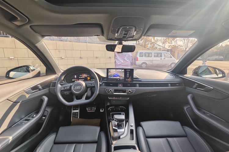 奥迪A4L 2024款 40 TFSI 豪华动感型中控内饰7004