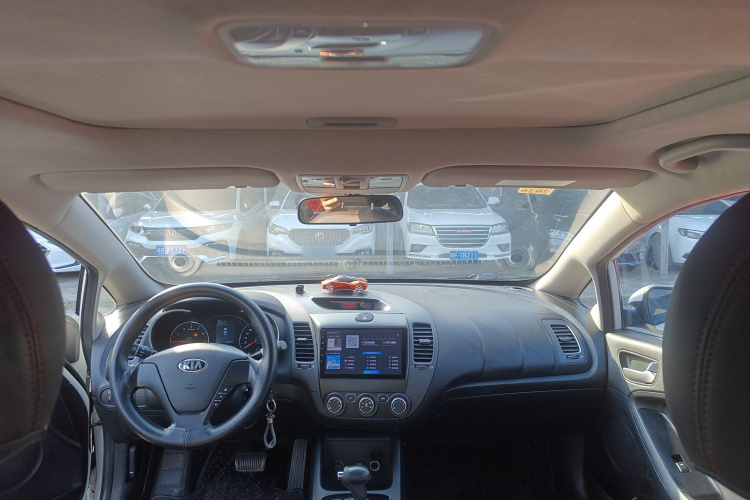 起亚K3 2017款  1.6L 自动15周年特别版GLS中控内饰22