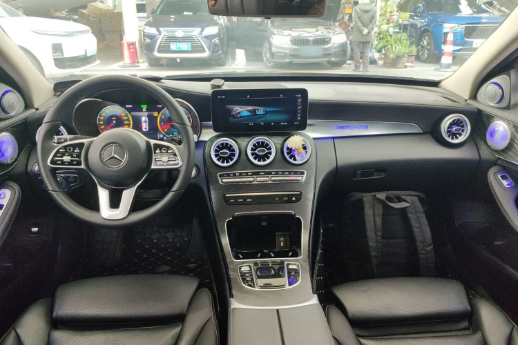 奔驰C级 2019款 改款 C 260 L 运动版中控内饰12