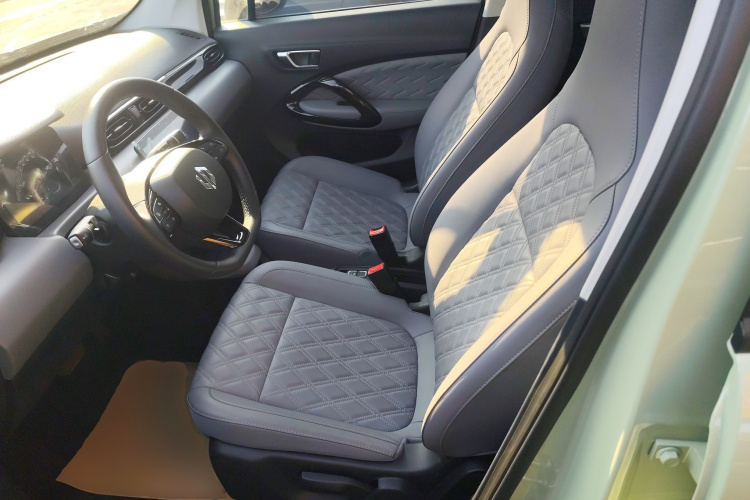 零跑汽车 零跑T03 2021款 400豪华Pro版中控内饰19