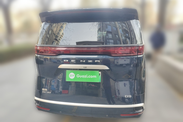 腾势D9 2022款 DM-i 970 四驱旗舰型车身外观6