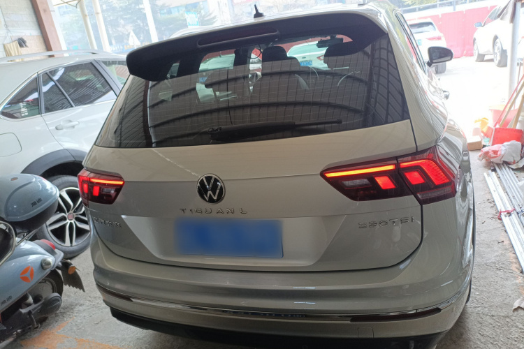 大众 途观L 2021款 330TSI 自动两驱R-Line越享版车身外观6