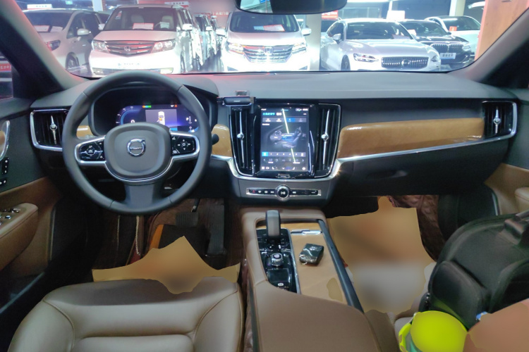 沃尔沃S90 2023款 B5 智逸豪华版中控内饰12