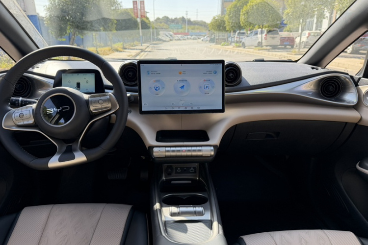 比亚迪 海豚 2025款 420km 自由版中控内饰7003