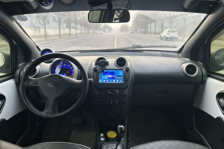 比亚迪F0 2015款 1.0L AMT 铉酷型中控内饰7007