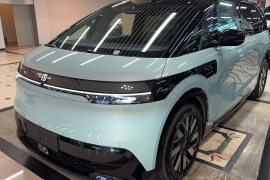 极氪MIX 2025款 长续航智驾版