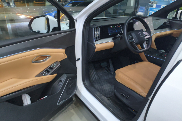 比亚迪 宋L DM-i 2025款 智驾版 160km 超越型中控内饰7003