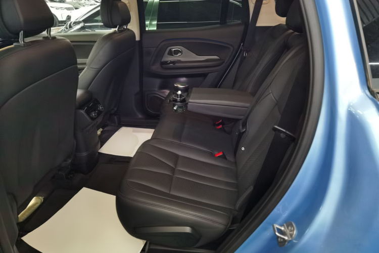 蔚来ES8 2018款 创始版中控内饰7004