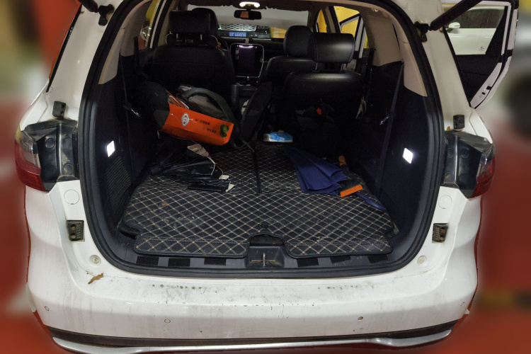 比亚迪 宋MAX 2018款 1.5T 自动智联尊享型 6座中控内饰23